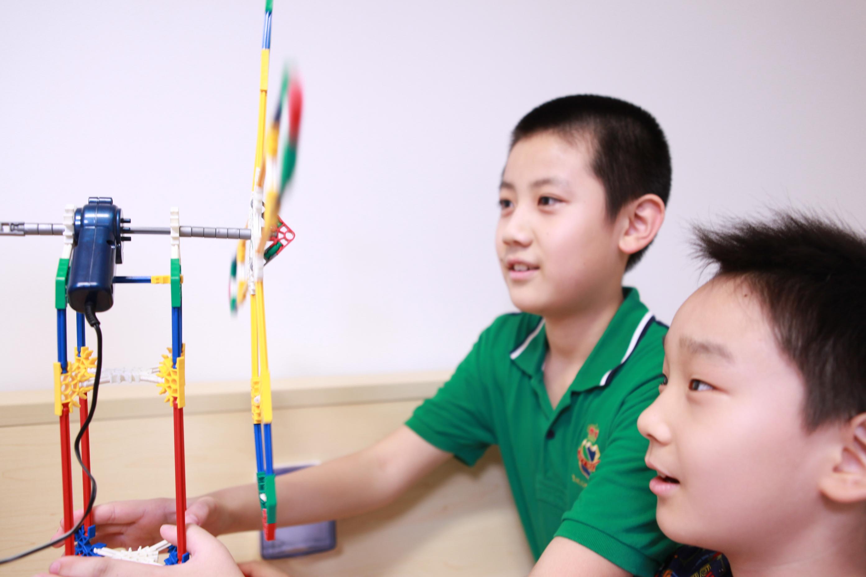 桥水Q2大幅增持科技“四巨头” 英伟达(NVDA.US)持仓增长150% 新建仓Arm(ARM.US)、Lyft(LYFT.US)