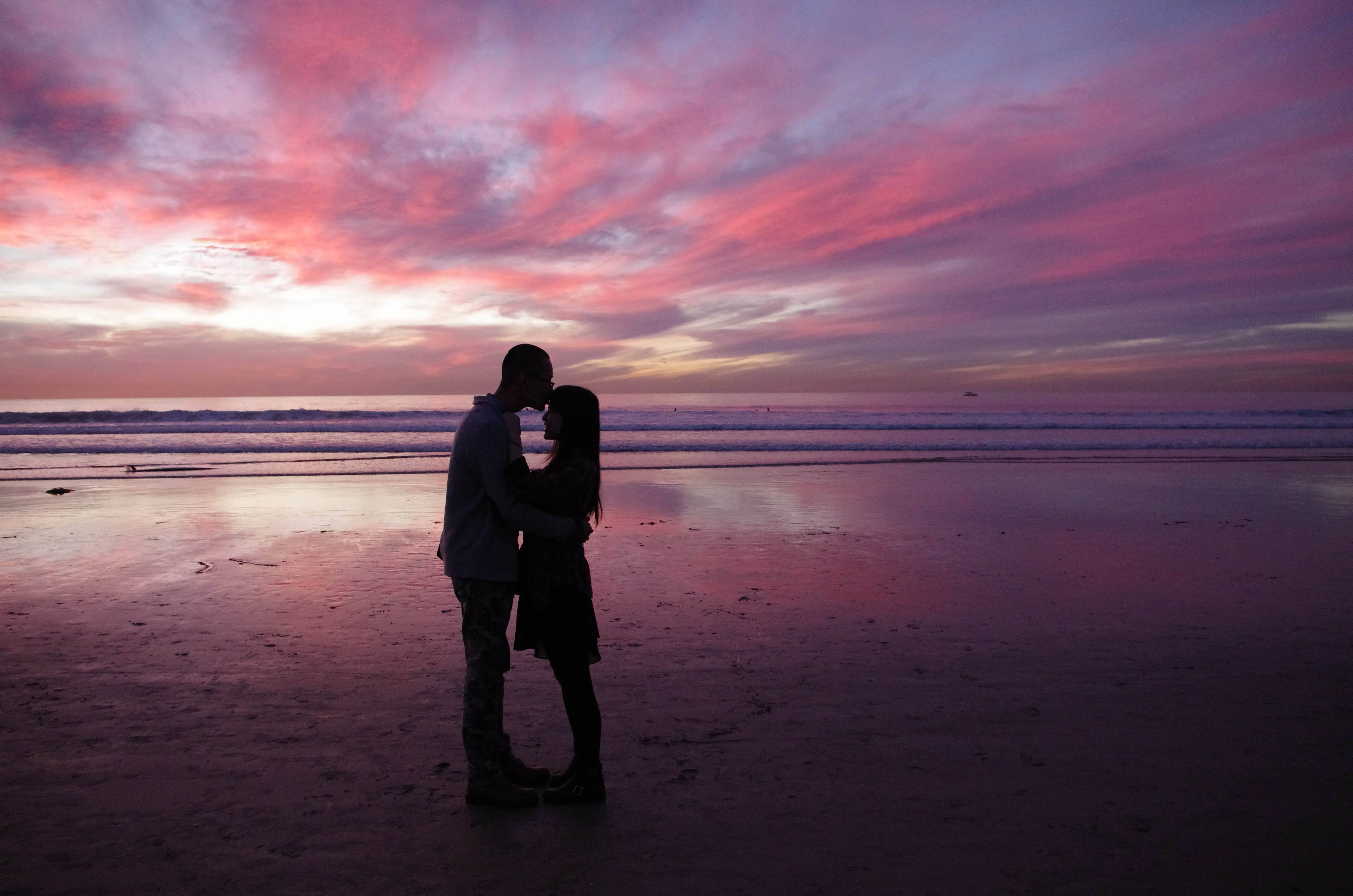 我市相关部门举行就业服务进校园活动