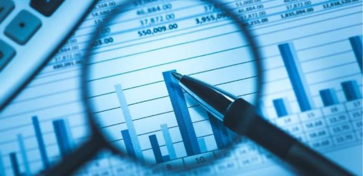 行业巨头加速技术革新 固态电池商业化竞赛迎来新阶段