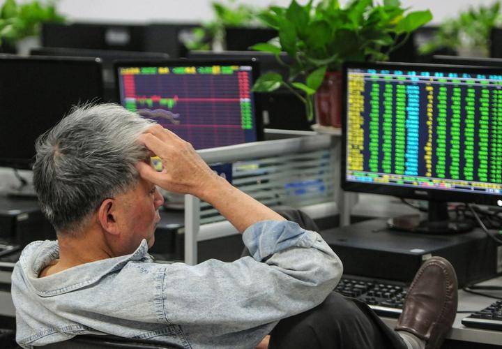 Canalys：2025年第二季度美国智能手机出货量同比增长1%