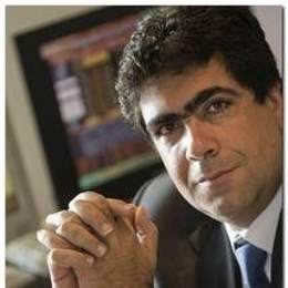 中国海警局：菲船只执意侵闯中国黄岩岛附近海域 依法采取必要措施驱离